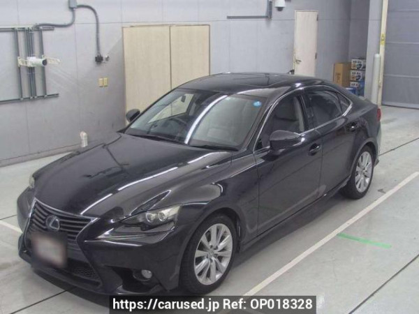 Used 2013 AT lexus is AVE30 Image[0]