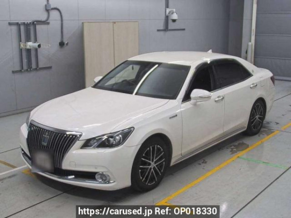 Used 2014 AT toyota crown-majesta GWS214 Image[0]
