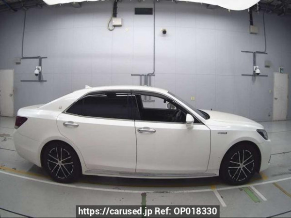Used 2014 AT toyota crown-majesta GWS214 Image[2]