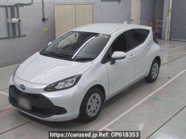 Used 2023 AT toyota aqua MXPK11 Image[0]