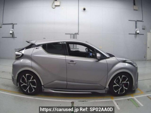 Used 2016 AT toyota c-hr NGX50 Image[1]