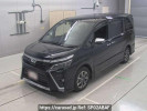 Toyota Voxy ZRR80W