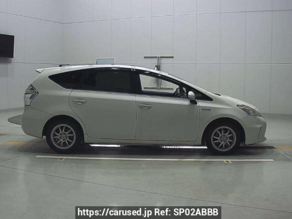 Used 2013 AT toyota prius-alpha ZVW41W Image[2]
