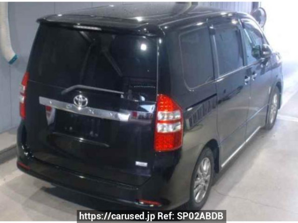 Used 2013 AT toyota voxy ZRR70W Image[1]