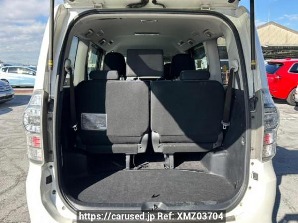 Used 2010 AT toyota voxy ZRR70W Image[8]