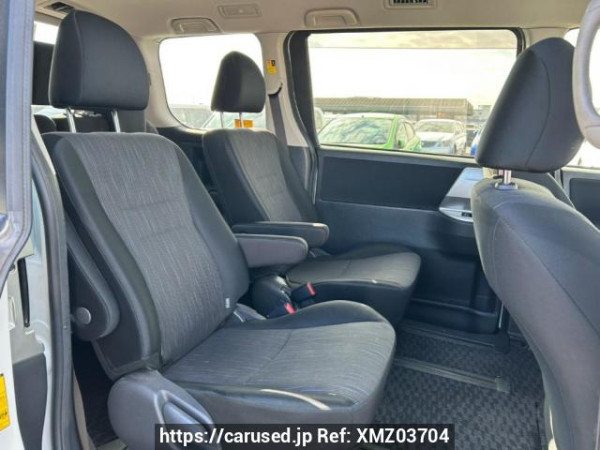 Used 2010 AT toyota voxy ZRR70W Image[13]