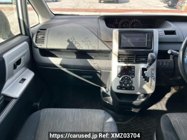 Used 2010 AT toyota voxy ZRR70W Image[20]