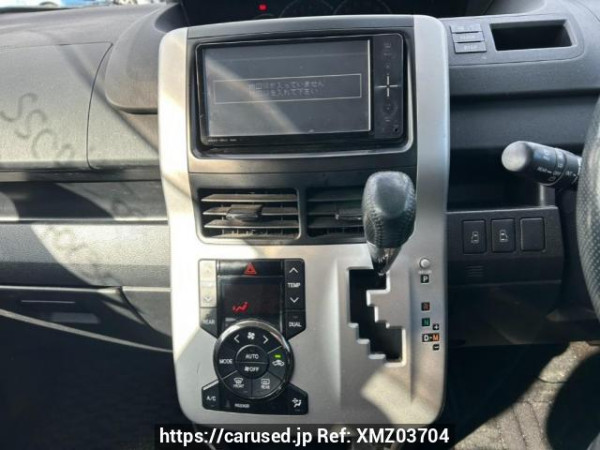 Used 2010 AT toyota voxy ZRR70W Image[24]