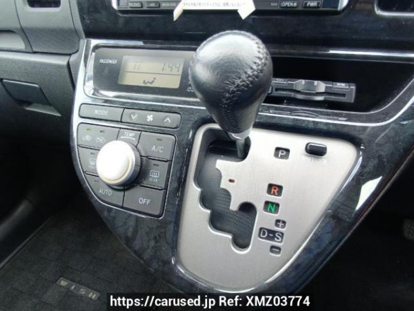 Used 2006 AT toyota wish ZNE10G Image[25]