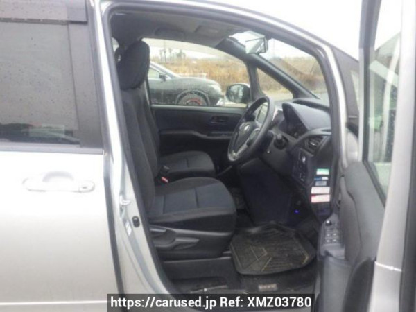 Used 2014 AT toyota noah ZRR80G Image[11]