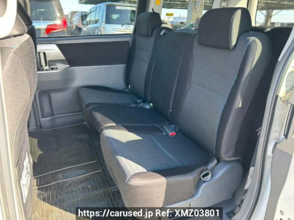 Used 2008 AT toyota voxy ZRR70W Image[15]