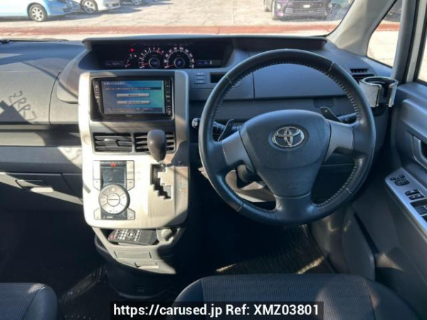 Used 2008 AT toyota voxy ZRR70W Image[20]