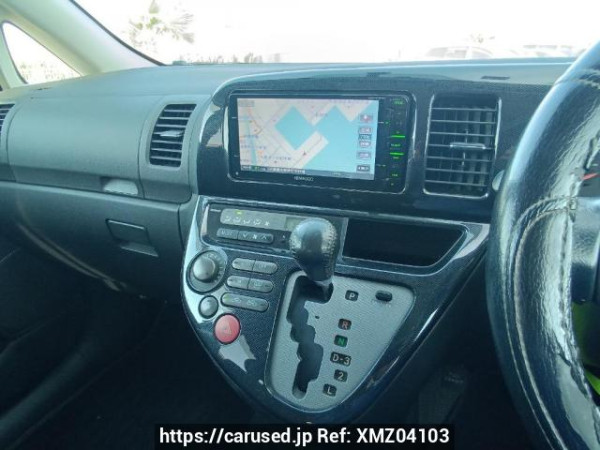Used 2004 AT toyota wish ZNE10G Image[24]