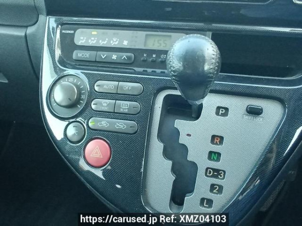 Used 2004 AT toyota wish ZNE10G Image[26]