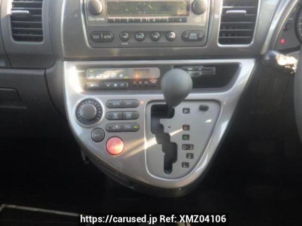 Used 2003 AT toyota wish ZNE10G Image[21]