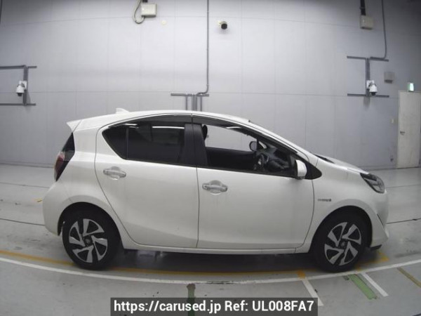 Used 2020 AT toyota aqua NHP10 Image[2]