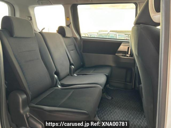 Used 2008 AT toyota voxy ZRR70W Image[14]