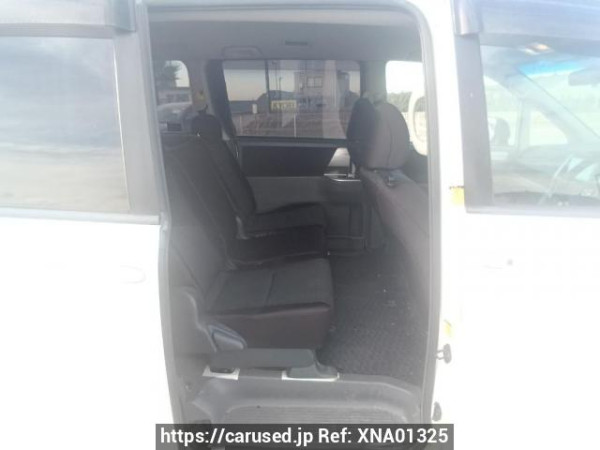 Used 2009 AT toyota voxy ZRR70W Image[15]