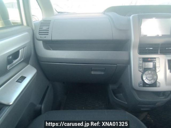 Used 2009 AT toyota voxy ZRR70W Image[19]