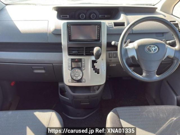 Used 2008 AT toyota voxy ZRR70W Image[16]