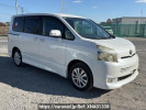 Toyota Voxy ZRR70W
