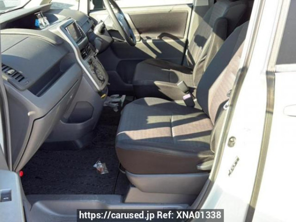 Used 2008 AT toyota voxy ZRR70W Image[11]