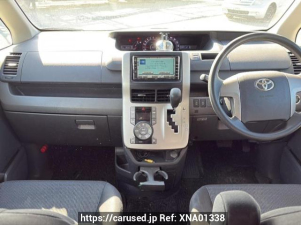 Used 2008 AT toyota voxy ZRR70W Image[15]