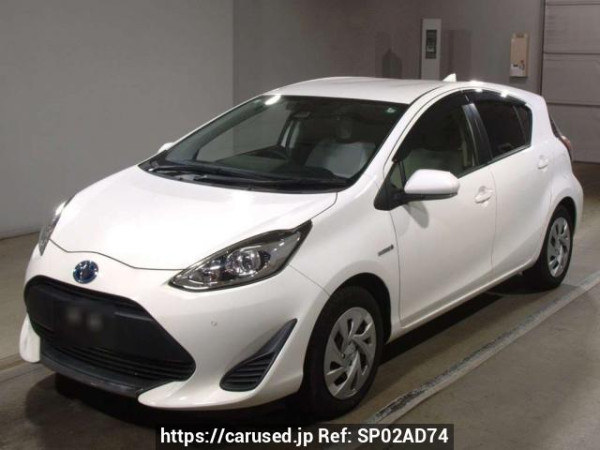 Used 2020 AT toyota aqua NHP10 Image[0]