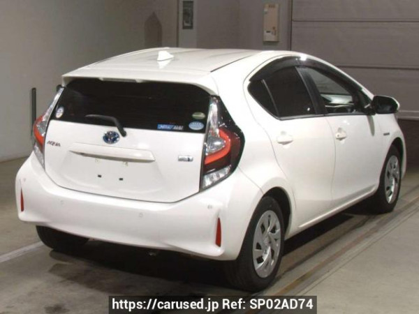 Used 2020 AT toyota aqua NHP10 Image[1]
