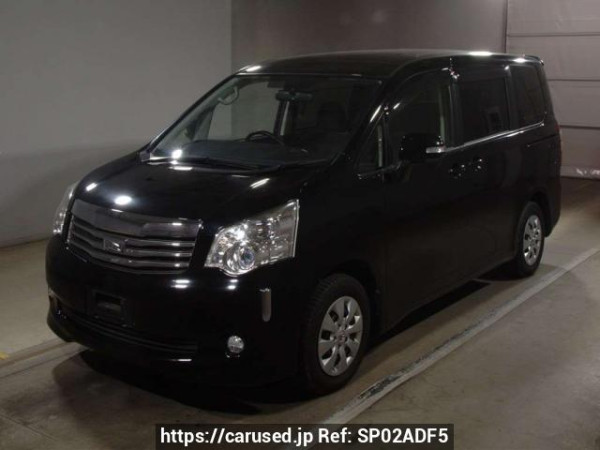 Used 2013 AT toyota noah ZRR70G Image[0]