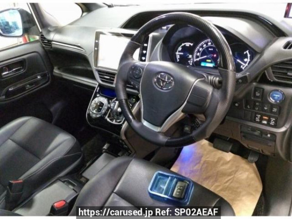 Used 2017 AT toyota esquire ZWR80G Image[2]