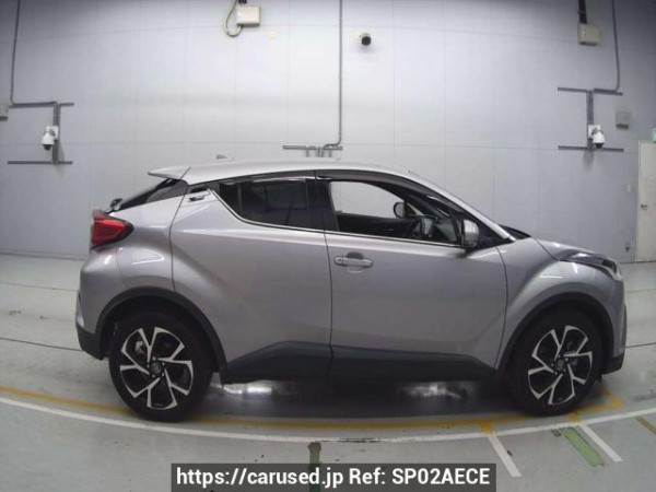 Used 2017 AT toyota c-hr NGX50 Image[2]