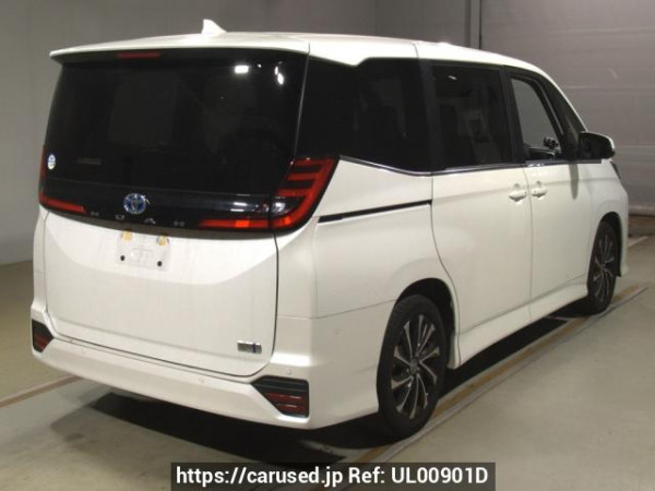 Used 2022 AT toyota noah ZWR90W Image[1]