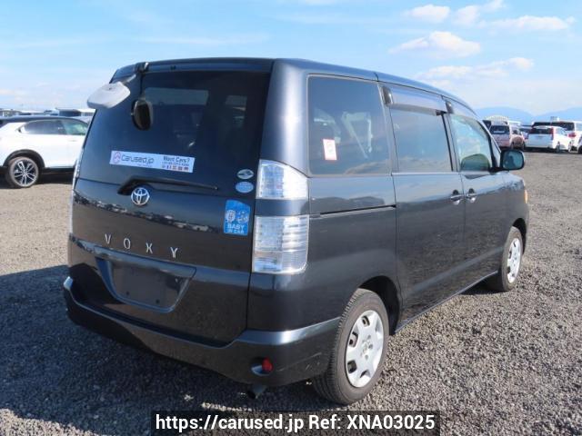 Comprar usado 2006 Toyota Voxy AZR60G (XNA03025) - Carused.jp