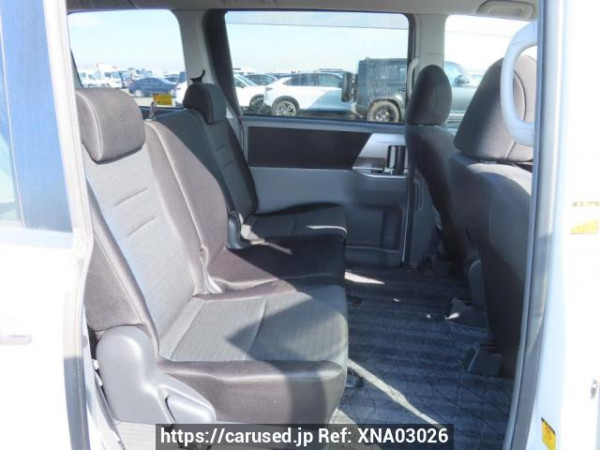 Used 2009 AT toyota voxy ZRR70W Image[18]