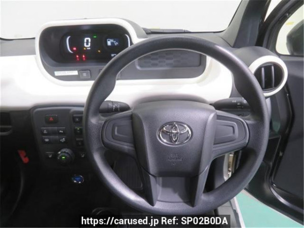 Used 2021 AT toyota c-pod RMV12 Image[2]