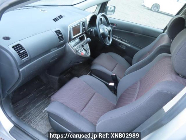 Used 2004 AT toyota wish ZNE10G Image[16]