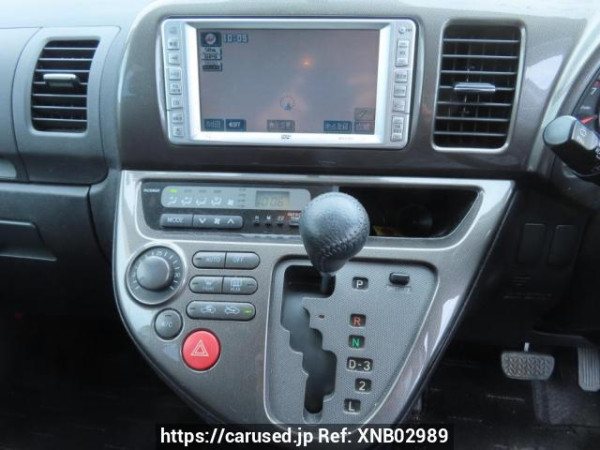 Used 2004 AT toyota wish ZNE10G Image[27]
