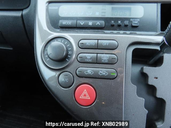 Used 2004 AT toyota wish ZNE10G Image[30]
