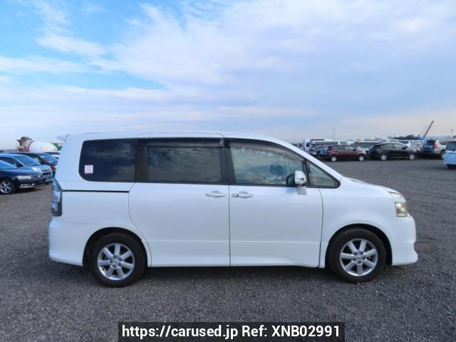 Buy Used 2008 Toyota Voxy ZRR70W (XNB02991) - Carused.jp