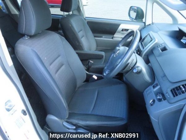 Used 2008 AT toyota voxy ZRR70W Image[15]