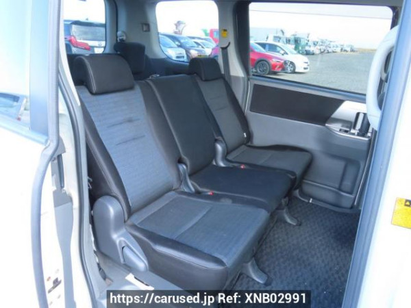 Used 2008 AT toyota voxy ZRR70W Image[19]