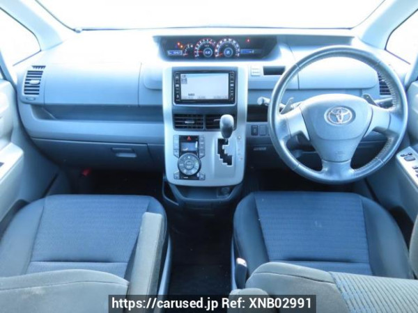 Used 2008 AT toyota voxy ZRR70W Image[24]