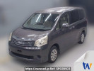 Toyota Noah ZRR70G