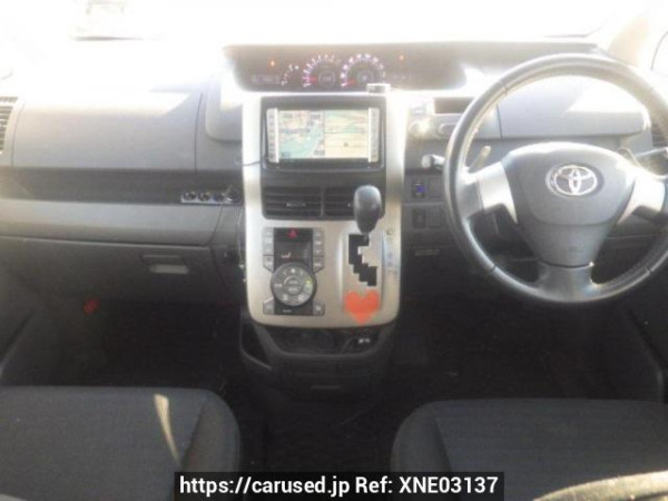 Used 2007 AT toyota voxy ZRR70W Image[16]