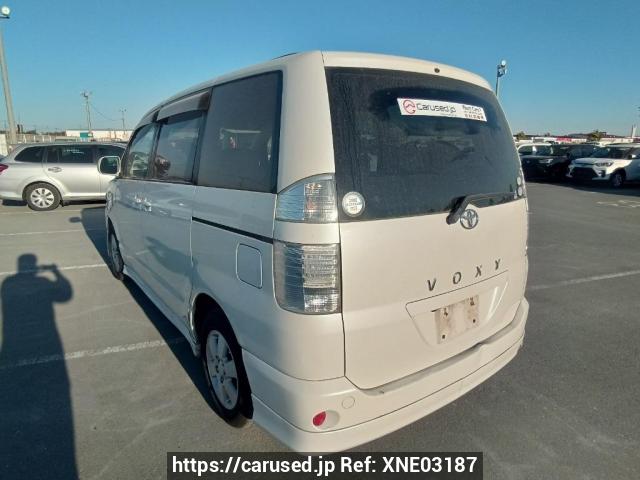 Buy Used 2004 Toyota Voxy AZR60G (XNE03187) - Carused.jp