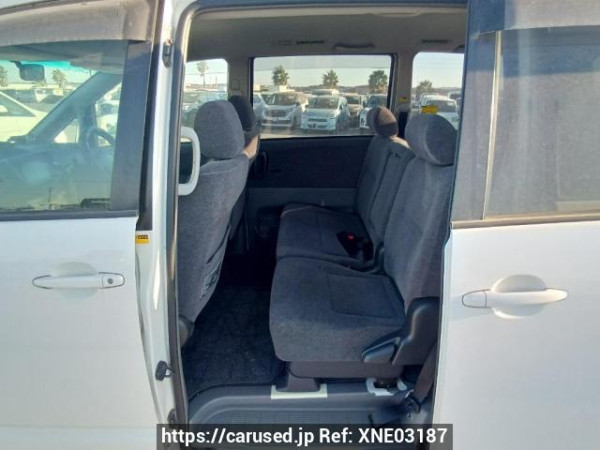 Used 2004 AT toyota voxy AZR60G Image[16]