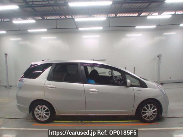 Used 2014 AT honda fit-shuttle-hybrid GP2 Image[2]