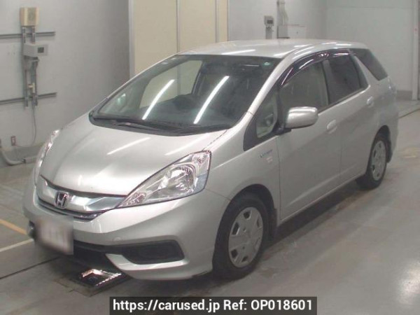 Used 2014 AT honda fit-shuttle-hybrid GP2 Image[0]