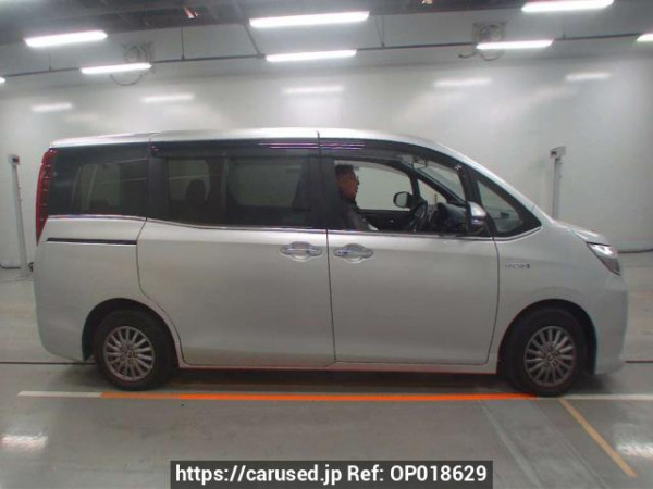 Used 2014 AT toyota esquire ZWR80G Image[2]